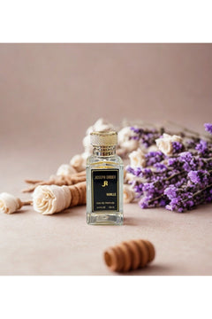 Joseph Order Vanille 100 ml kadın parfüm şişesi, kuru lavanta ve krem güllerle