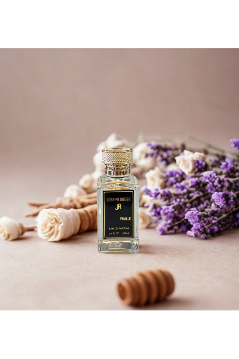 Joseph Order Vanille 100 ml kadın parfüm şişesi, kuru lavanta ve krem güllerle